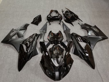 Carénages Moto BMW S1000RR 2009-2014 - Noir Brillant Noir Mat Fibre de Carbone