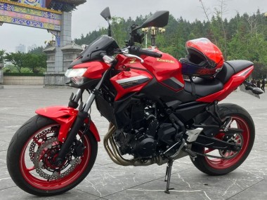 Carénages Moto Kawasaki Ninja Z650 2020-2023 - Rouge Noir