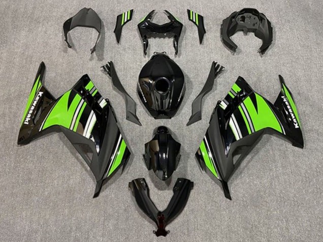 Carénages Moto Kawasaki EX300 2013-2024 - Noir Brillant Vert Blanc Bande