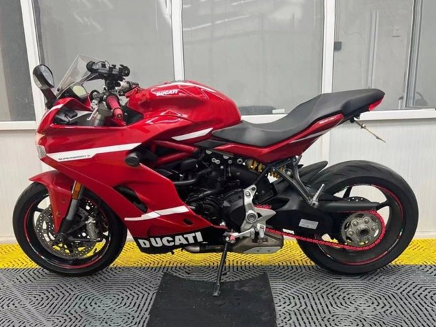 Carénages Moto Ducati Supersport 939/939S 2017-2022 - Rouge Noir Blanc Bande