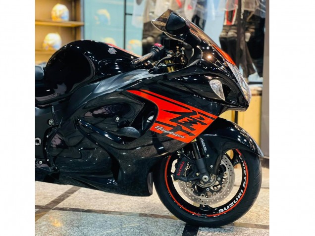 Carénage Moto Suzuki GSXR 1300 Hayabusa 2008-2020 - Noir Brillant Rouge